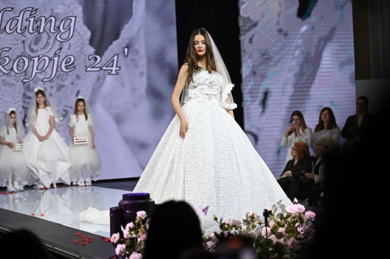 Јоана Делова во креација на Атеље Сидор