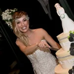 Laura Mesi се омажи сама со себе