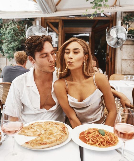 „Љубов, тостови и килограми: што навистина се случува по свадбата“