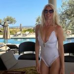 Клаудија Шифер, Claudia Schiffer, супермодел, роденден, 56 години, Дубровник, мода, супермодели, Chanel, Karl Lagerfeld, Guess, модни икони, celebrity style, Во Бело