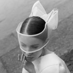 Веловите и bridal додатоците повеќе нема само да ја дополнуваат свадбената фризура – тие ќе станат нејзиниот најважен дел.