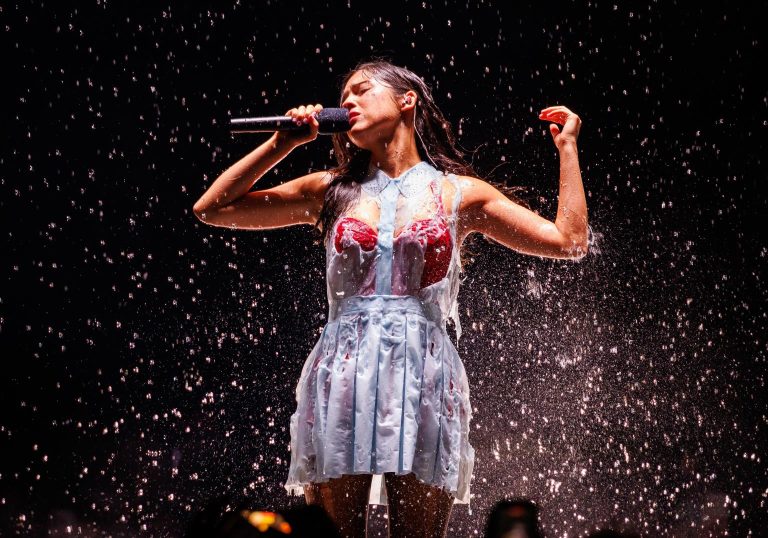 olivia-rodrigo-performs-unraveled-tour-142702099